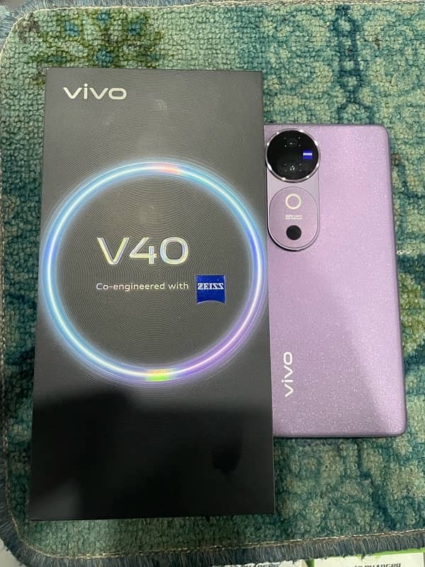 vivo v40 for sale  just box openn 2