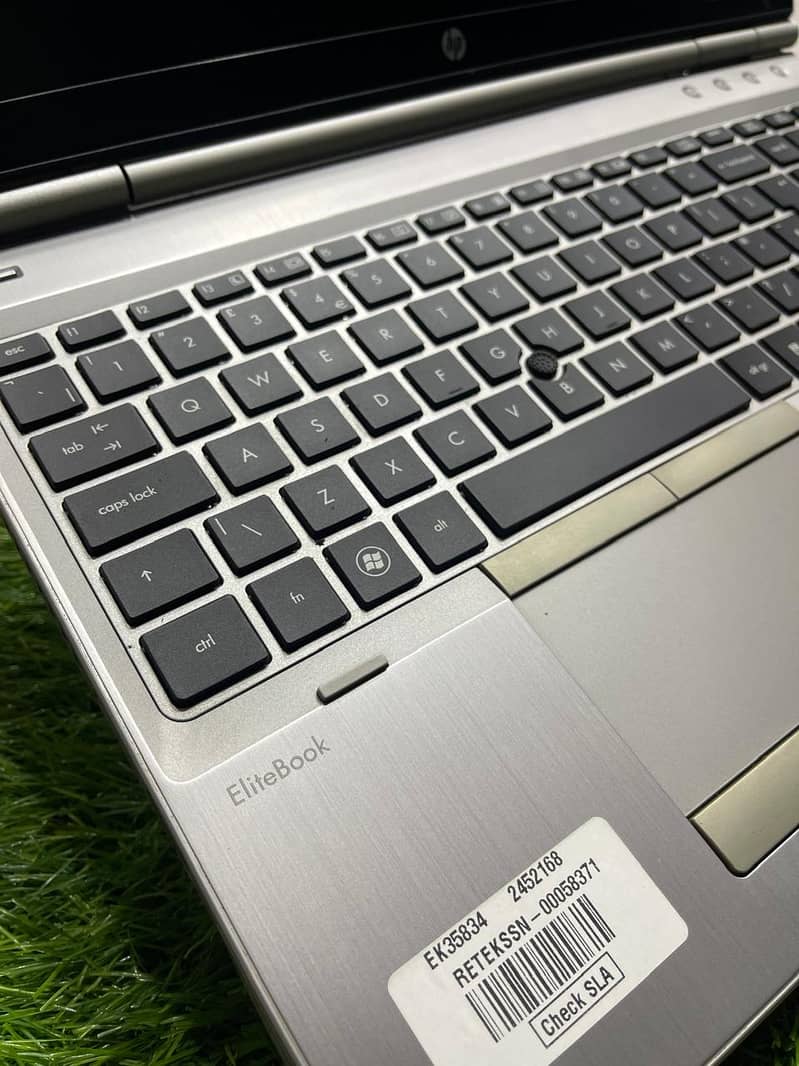 HP EliteBook 8560p (0322-8832611) 4