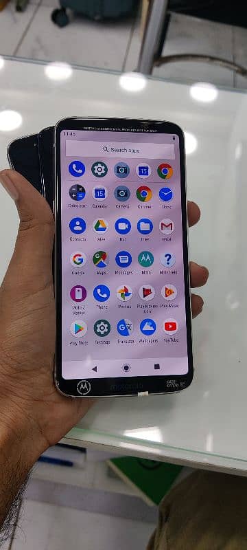 Moto Z3 Play 4/64 Dual sim approved. . . Piece of Glass 3