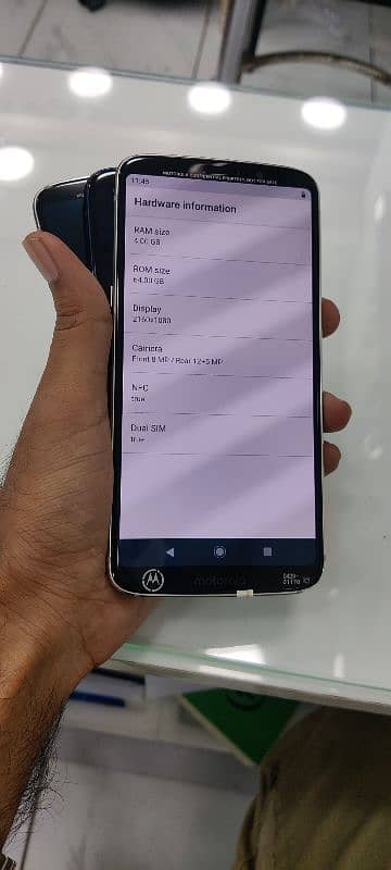 Moto Z3 Play 4/64 Dual sim approved. . . Piece of Glass 5