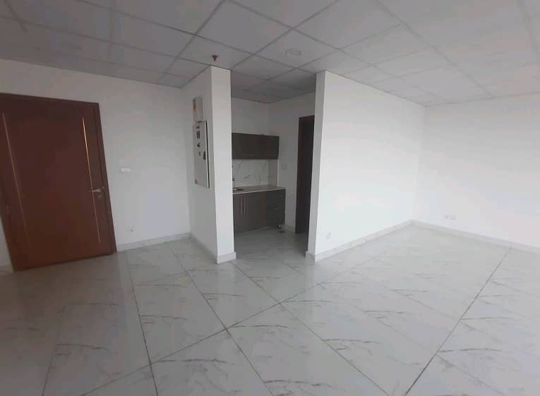 Al Haider Property Offer 300sq Feet Commercial Office Available For Rent In Grand Square Mall Gulburgh 3 Near Kalma Chok Opposite CBD 3