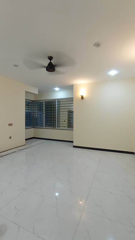 Size 50x90 New Triple Story Full House For Rent In G-13 Main double Road 18