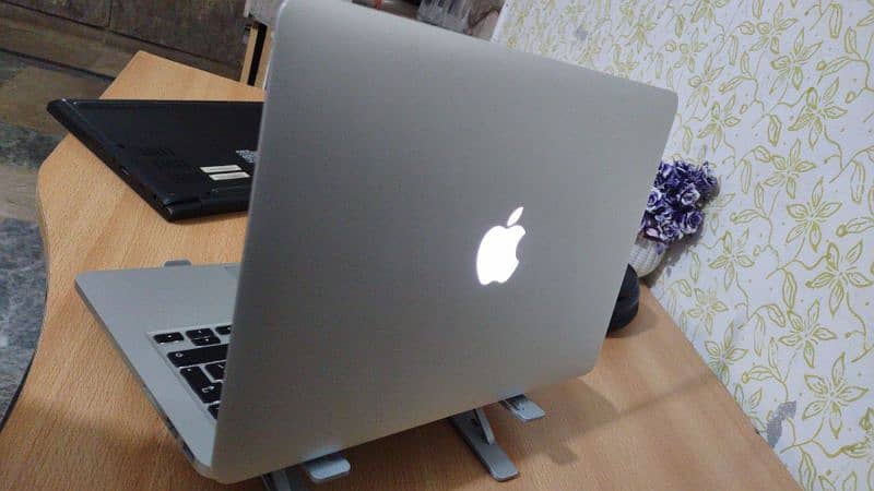 MacBook Pro Retina (Late 2013) 0