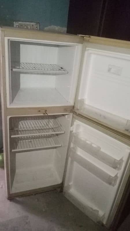 pel fridge sell urgent 2