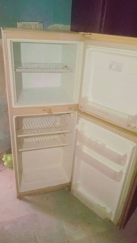 pel fridge sell urgent 4