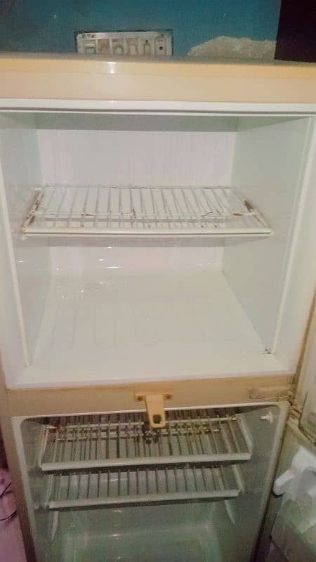 pel fridge sell urgent 13