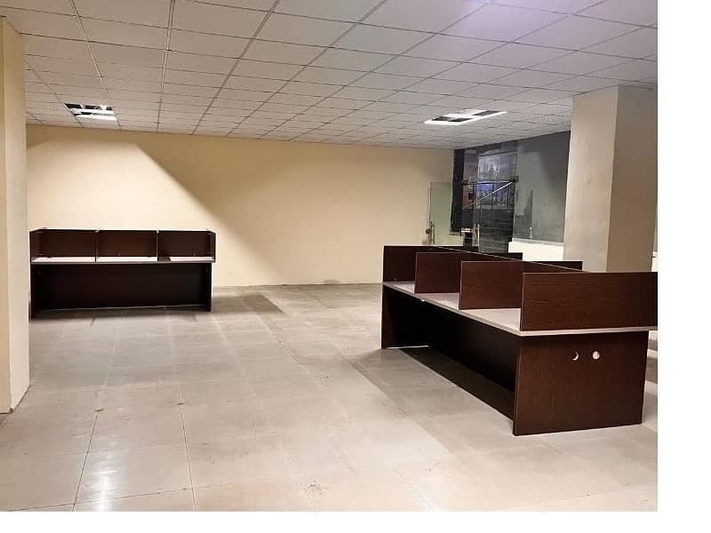 Investment Corridor And Builders Proudly Offer Area 1200 Square Feet Corporate Office Available For Rent in Main Boulevard Road Gulberg 3 Lahore 0