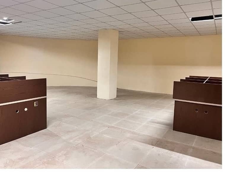 Investment Corridor And Builders Proudly Offer Area 1200 Square Feet Corporate Office Available For Rent in Main Boulevard Road Gulberg 3 Lahore 2