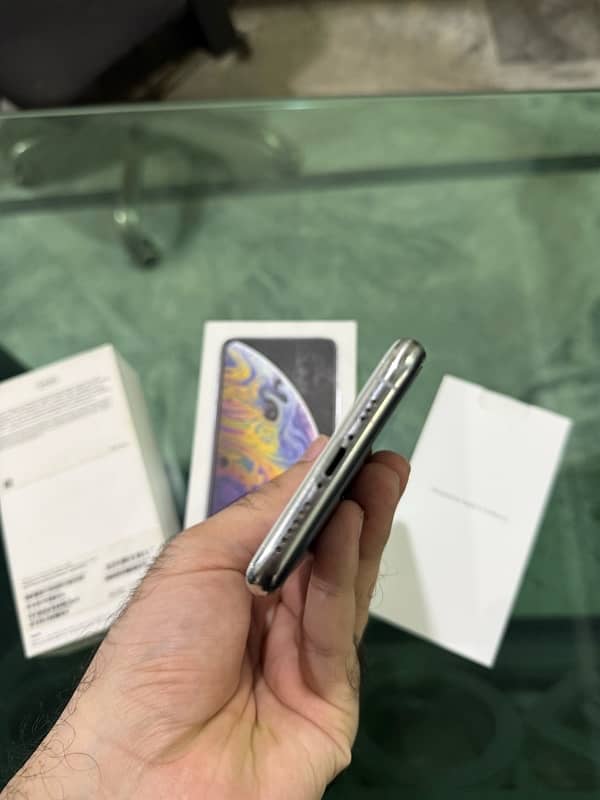 iPhone Xs 64Gb Dual PTA Approved first owner 7