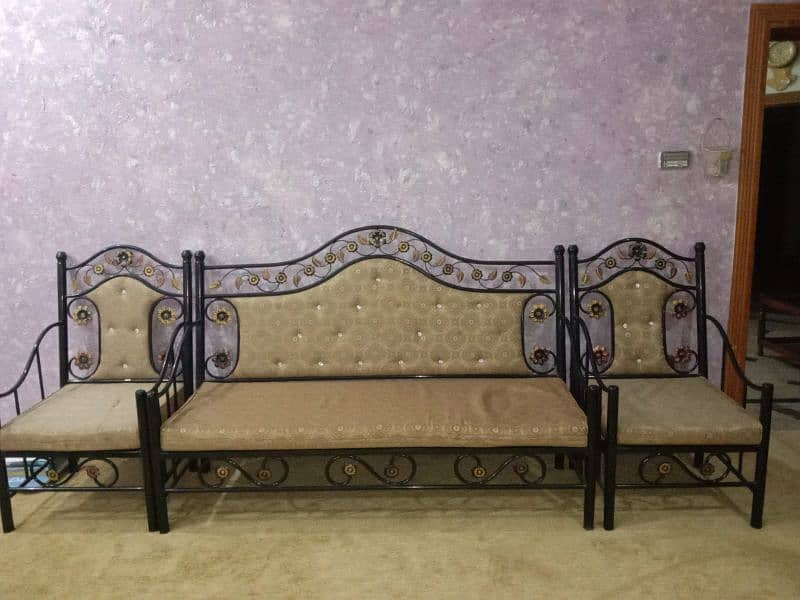 sofa 4 sale 1