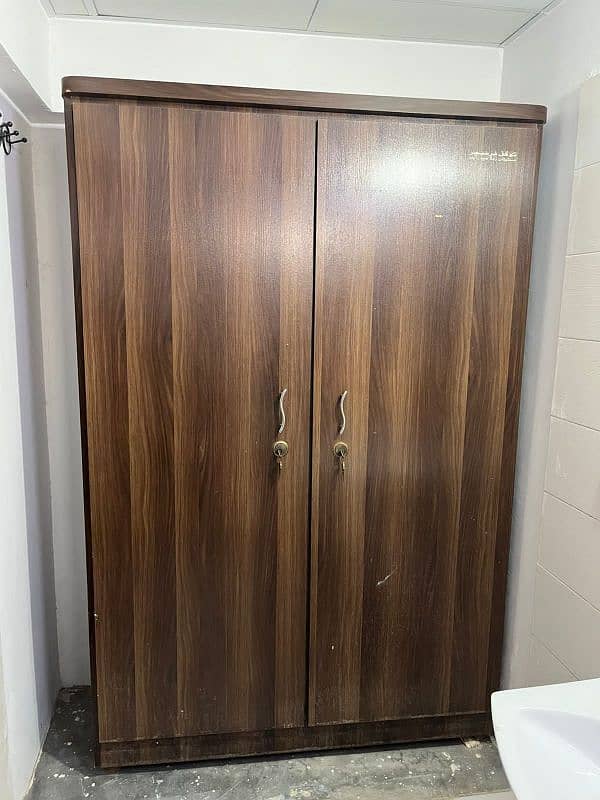 Cupboards in very good condition 3