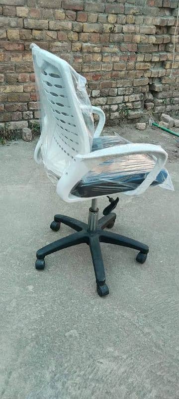 low back office revolving chairs. brand new. 3