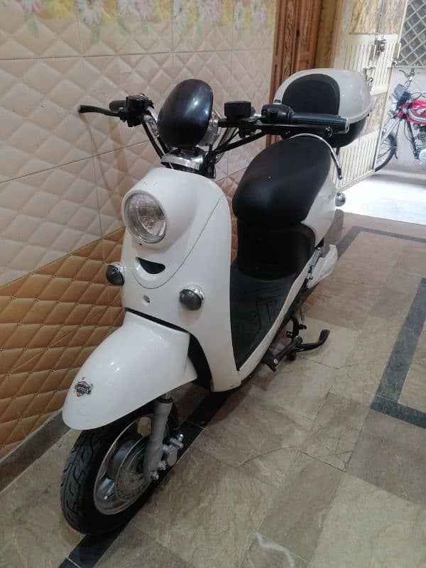 Scooty 10