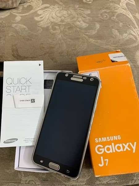 Samsung Galaxy J7 2015 1