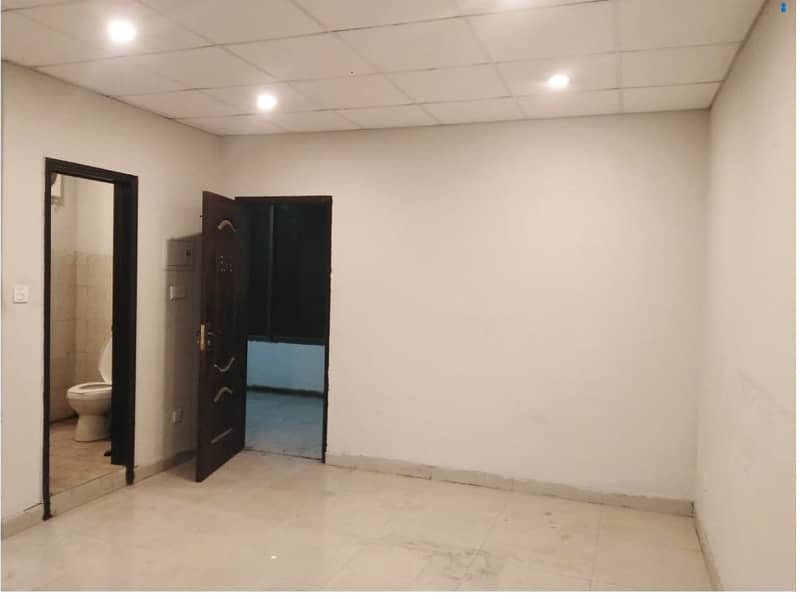 Area 350 square Feet Brand New Corporation Office Available For Rent in Main Boulevard Road Gulberg 3 Lahore 6