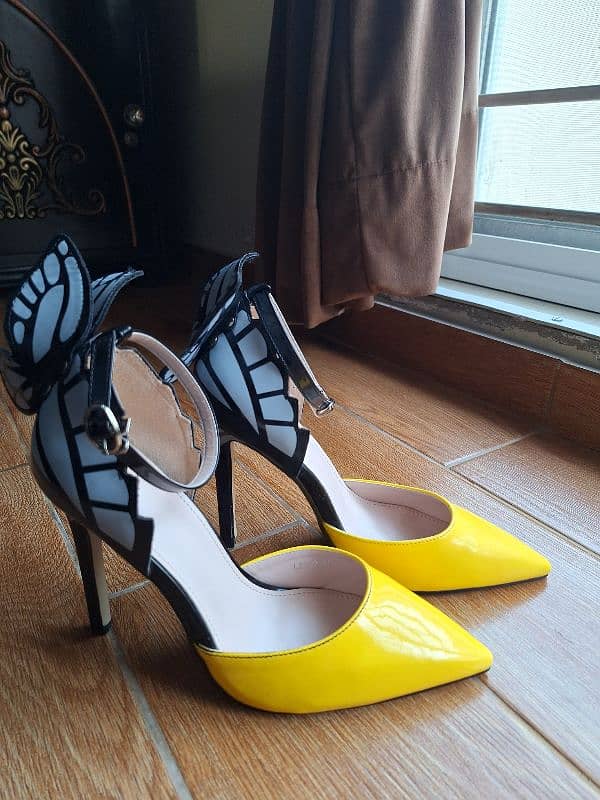 Butterfly Yellow Heels 1