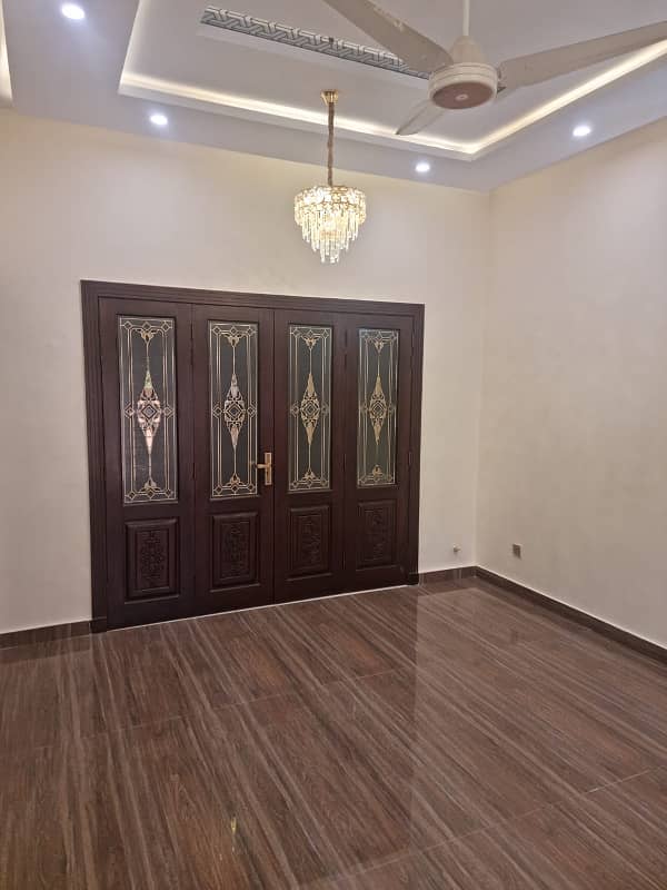 8 mrle house available for rent faisal town 3