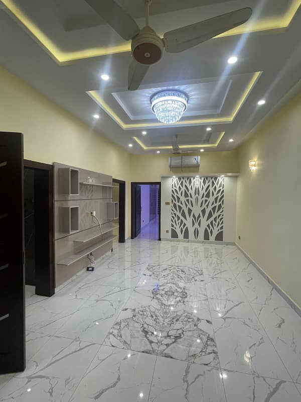 8 mrle house available for rent faisal town 6