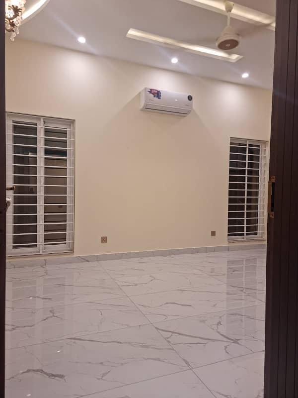 8 mrle house available for rent faisal town 10