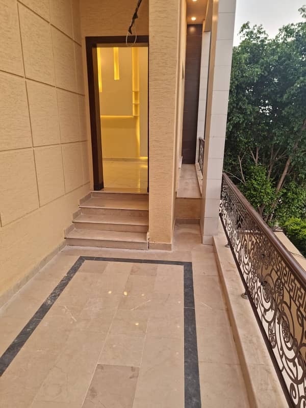 8 mrle house available for rent faisal town 11