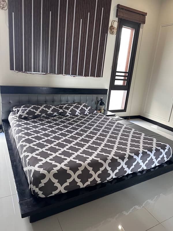 BED WITH DRESSING AND SIDE TABLE NEW CONDITION PRICE IS NEGOTIABLE 2