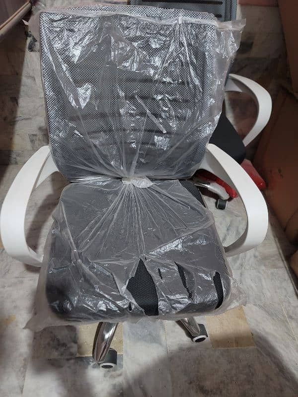 offce chair available 5