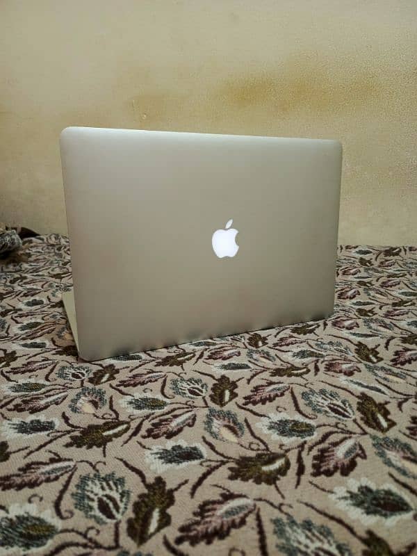 MacBook pro 2015 late 0