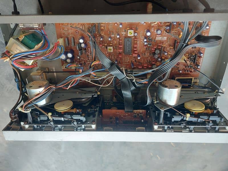 Technics RS B -11W Stereo Cassette deck With Hitachi Stereo Amplifier 5