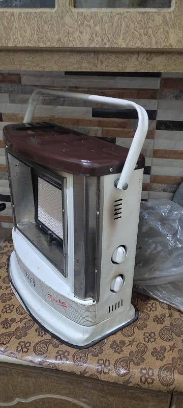 Gas heater 10