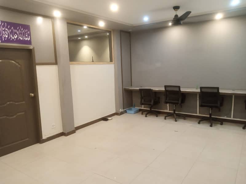 1300 sqft office available for rent 2