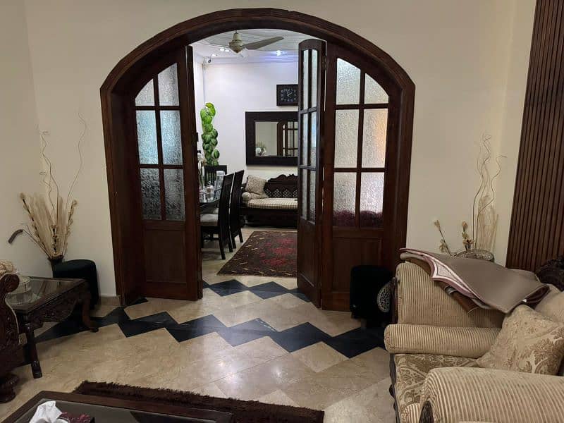 30x60 house avilebal for sale in G15 9