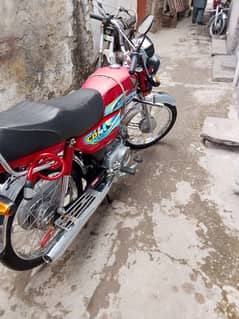 honda bike for sal isalmabad ka number laga howa ha