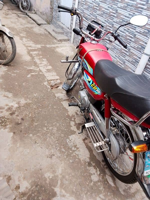 honda bike for sal isalmabad ka number laga howa ha 1