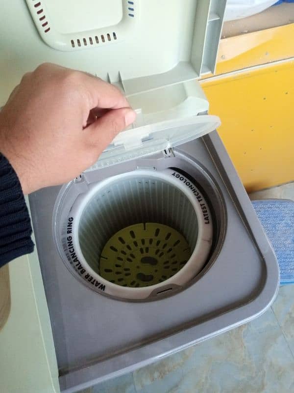 Twin tub washing machine 2