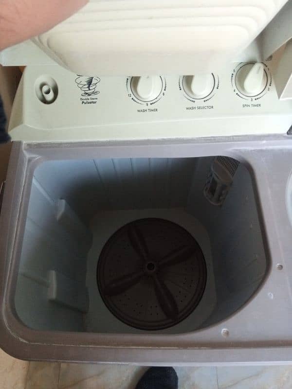 Twin tub washing machine 3