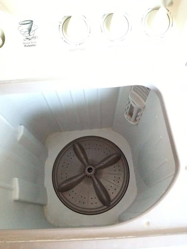 Twin tub washing machine 4