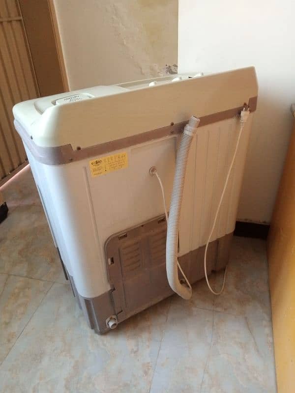 Twin tub washing machine 5