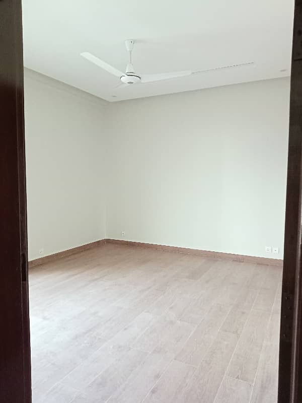 12 Marla 4 Bed Apartment Available For Rent In Askari 11 Lahore 12