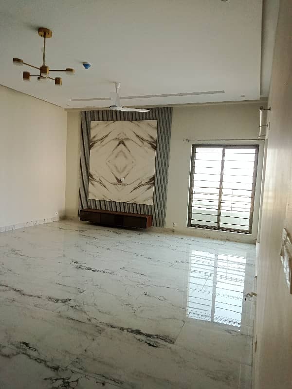 12 Marla 4 Bed Apartment Available For Rent In Askari 11 Lahore 14