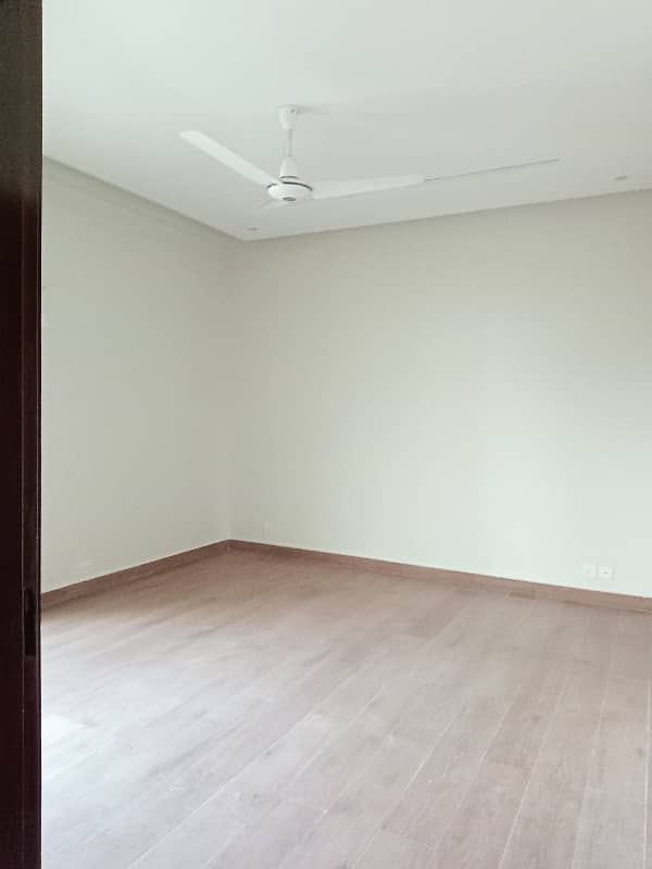 12 Marla 4 Bed Apartment Available For Rent In Askari 11 Lahore 17