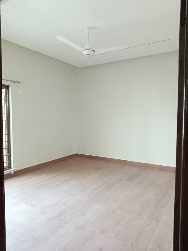 12 Marla 4 Bed Apartment Available For Rent In Askari 11 Lahore 18