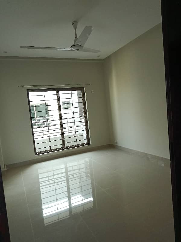 12 Marla 4 Bed Apartment Available For Rent In Askari 11 Lahore 21