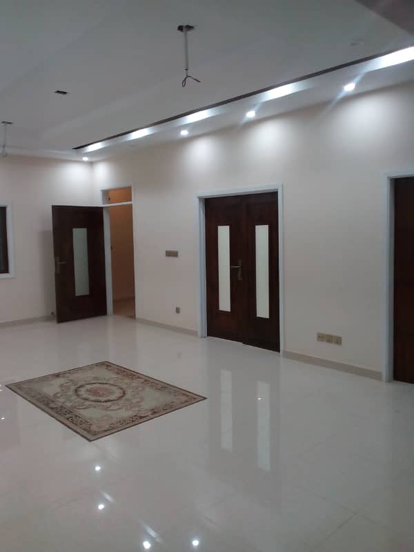 Brand New 260 Yards 4Bed D/D 2nd Floor Portion With Roof For Sale In Gulshan Block 1 14