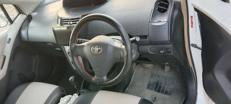 Toyota Vitz 2006 14