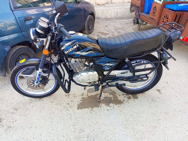 Suzuki gs 150 2021 2