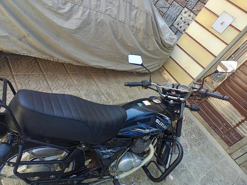 Suzuki gs 150 2021 4