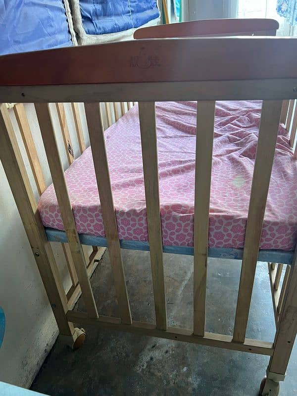 Baby Cot For Sale (Used but in good condition) 4