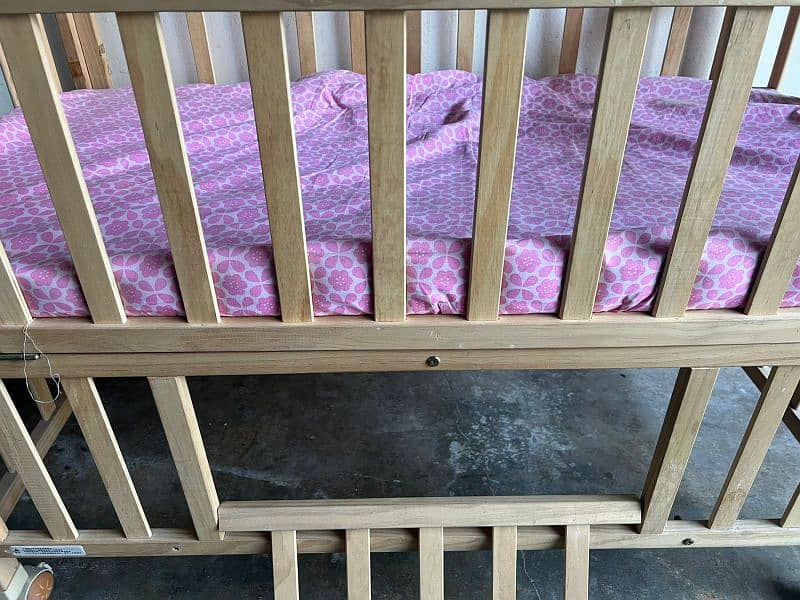 Baby Cot For Sale (Used but in good condition) 5