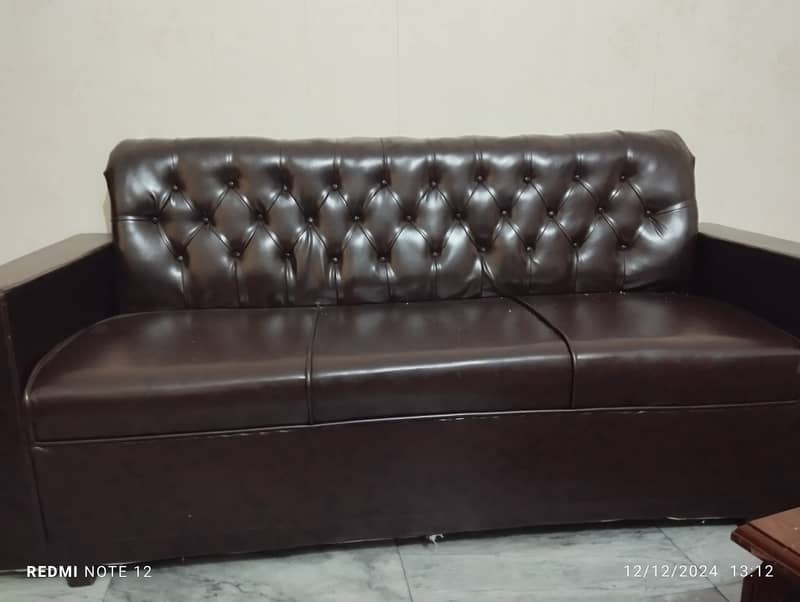 Leather poshish 5 seater customized Sofa. 0