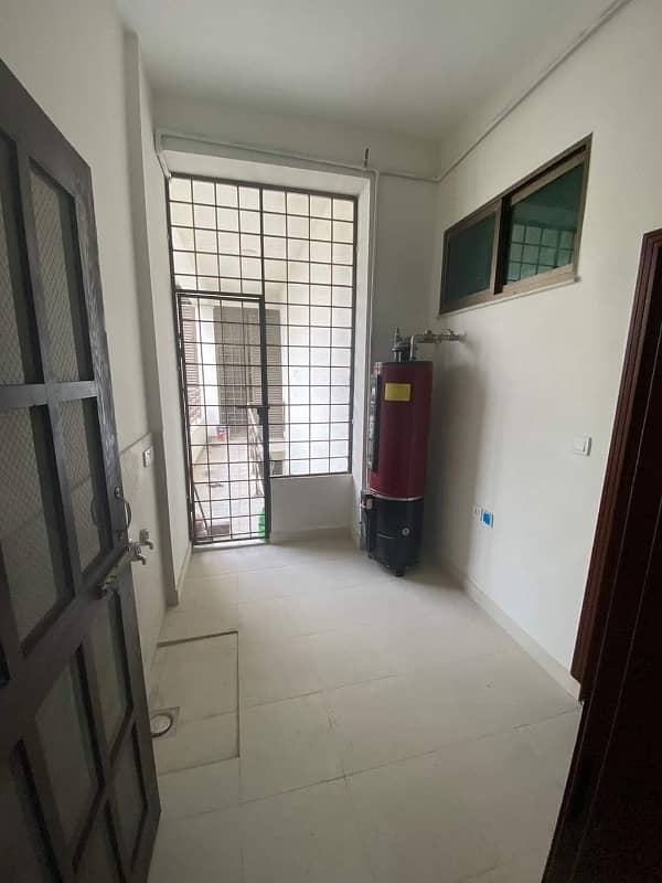 10 Marla 3 Bed Flat For Sale In Askari 11 Lahore 23